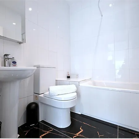 Umodzi House- Luxurious 3 Bedroom Apartment London
