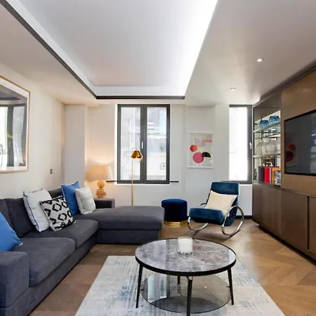 Apartment Living 3 Bedroom *