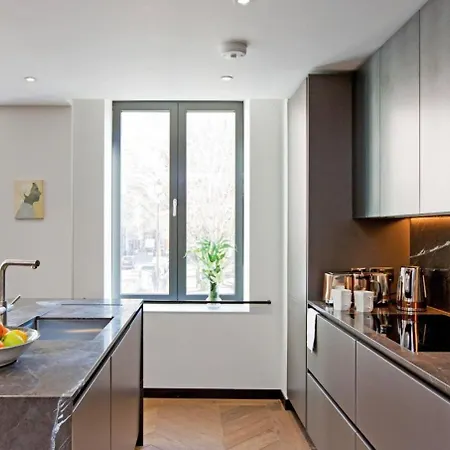 Living 3 Bedroom Apartment London