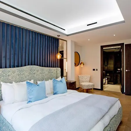 Living 3 Bedroom *