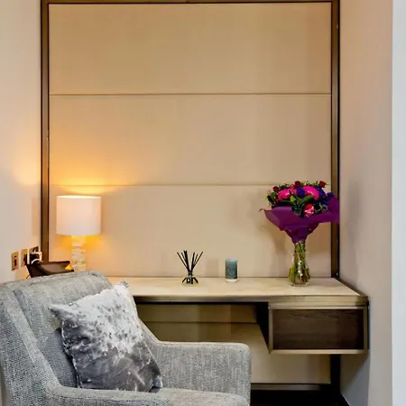 Living 3 Bedroom Apartment