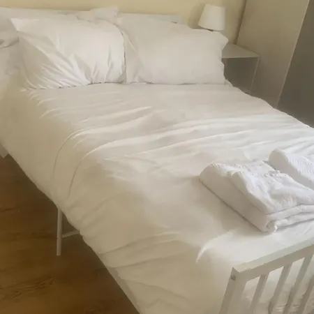 Specious Flats Bed & Breakfast London