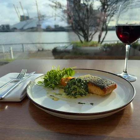 Radisson Blu Hotel, Canary Wharf East London
