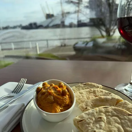 Radisson Blu Hotel, Canary Wharf East Hotel