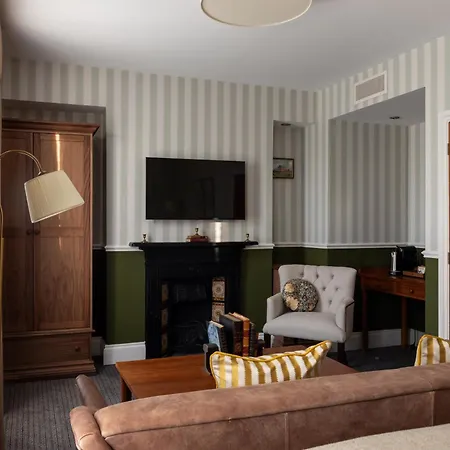 The Drayton Court Hotel London