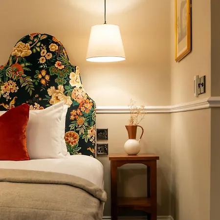 The Drayton Court 4*