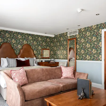The Drayton Court Hotel 4*