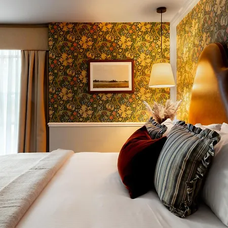 The Drayton Court 4* London