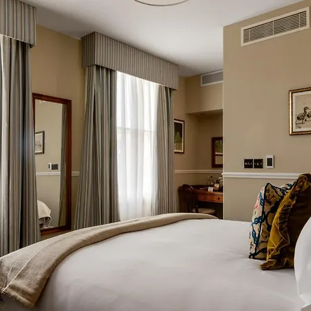 The Drayton Court 4* London