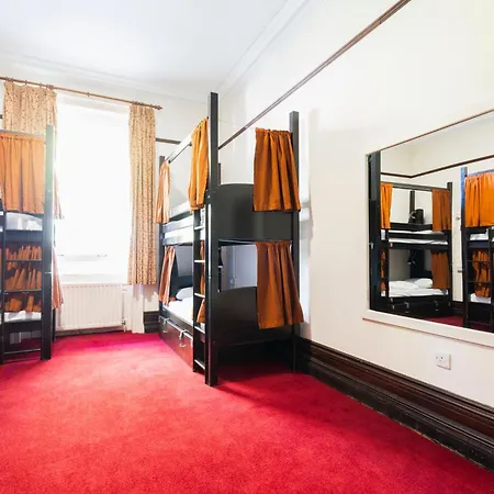 Palmers Swiss Hostel *