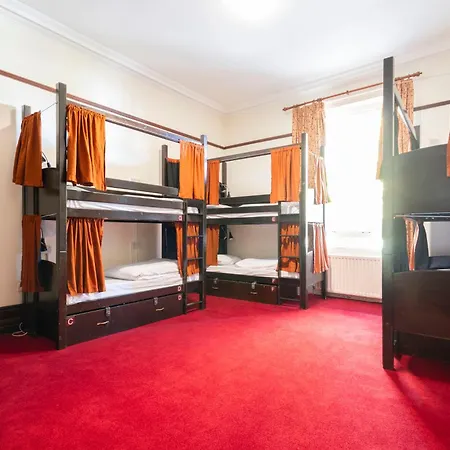 Palmers Swiss Hostel *