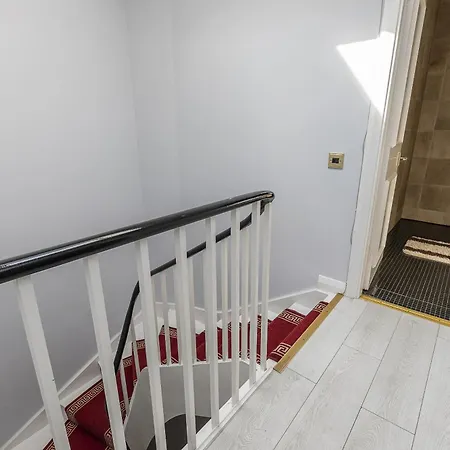 Gorgeous 4 Bedrooms Near Hyde Park And Oxford St Apartment *