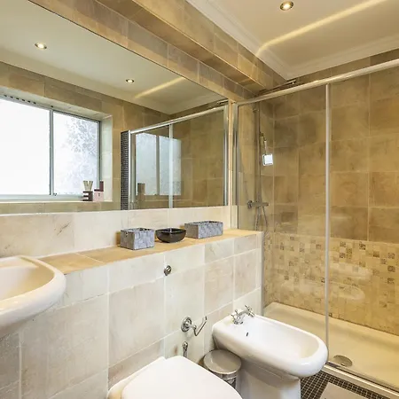 Gorgeous 4 Bedrooms Near Hyde Park And Oxford St * London