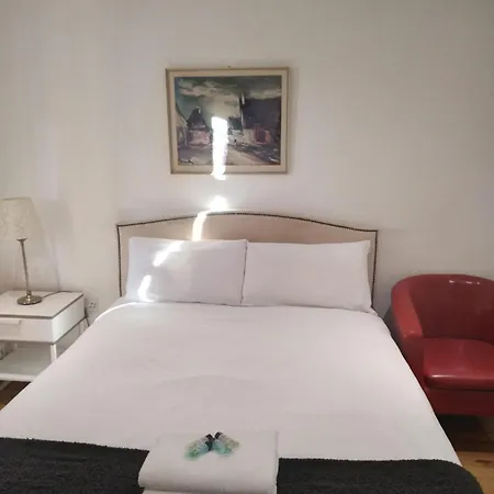 Se10 House Guest house
