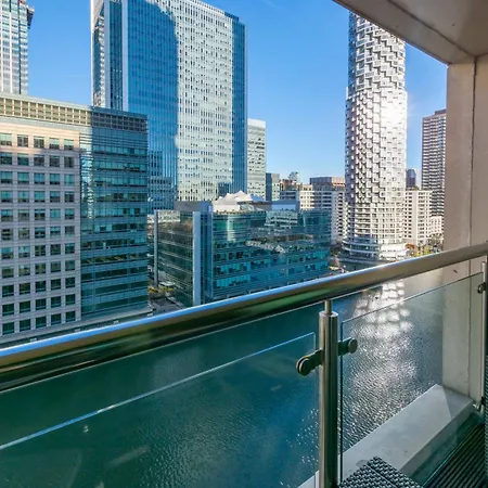 Apartment Mysquare South Quay 02 Bed In Canary Wharf