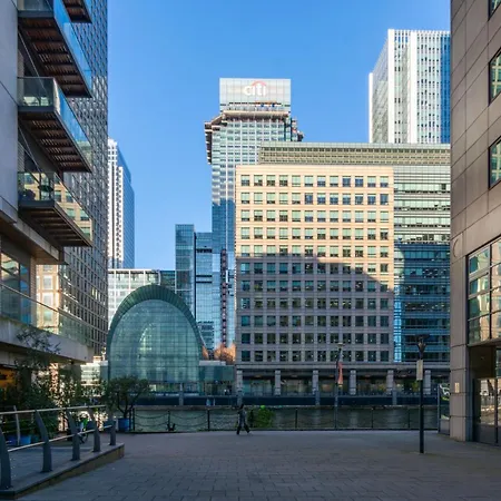 Mysquare South Quay 02 Bed In Canary Wharf Apartment London
