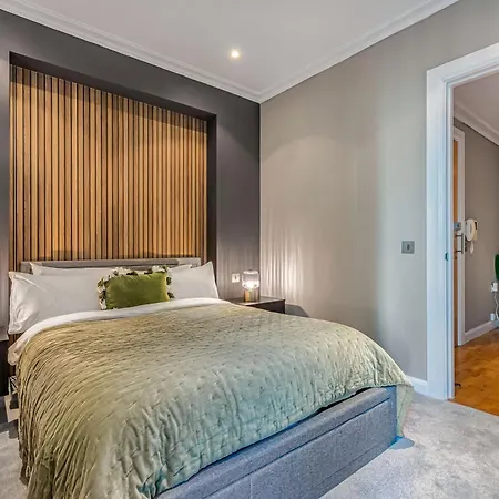 Mysquare South Quay 02 Bed In Canary Wharf Apartment *