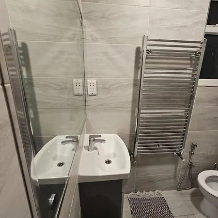 2 Bedroom Flat - Travel Direct To Heathrow/central Apartment *
