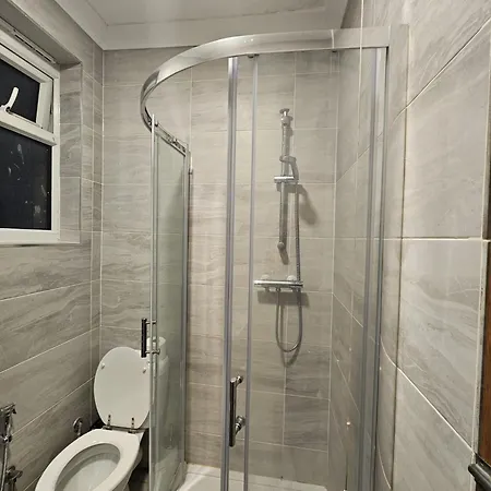 2 Bedroom Flat - Travel Direct To Heathrow/central Apartment *