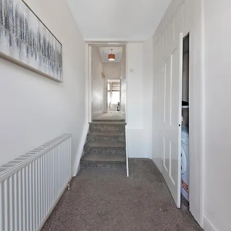 One Bedroom Flat Muswell Hill - First Floor Apartment *