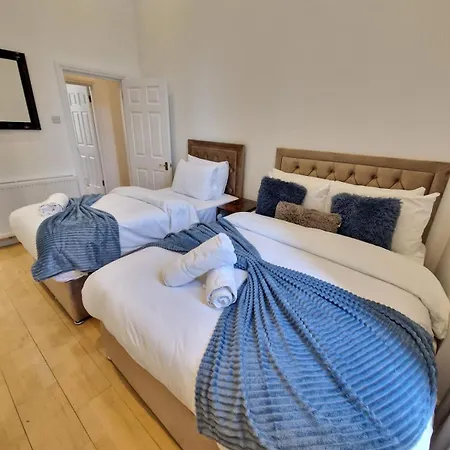 Clarges Apartment *