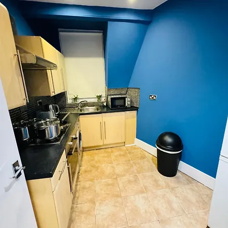 Eye 3 Bedroom * London
