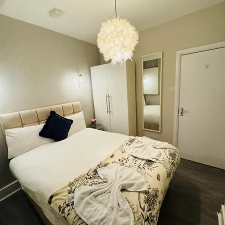 Eye 3 Bedroom Apartment *