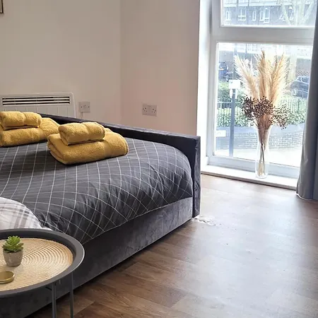 As Apartment *