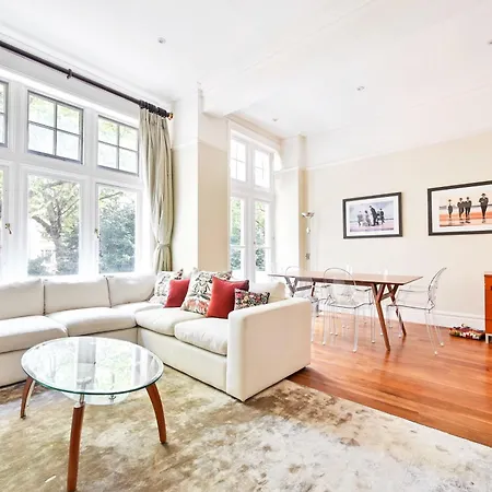 Bright 2 Bedroom In South Kensington Apartment