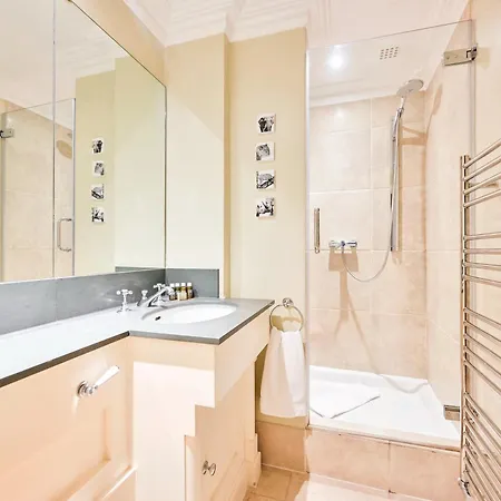 Bright 2 Bedroom In South Kensington *