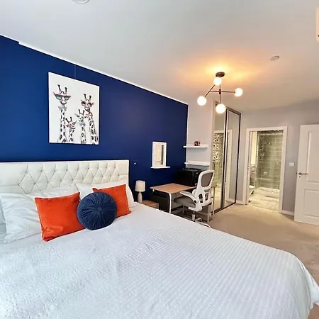 Long Term Business Relocators Canary Wharf Apartment London