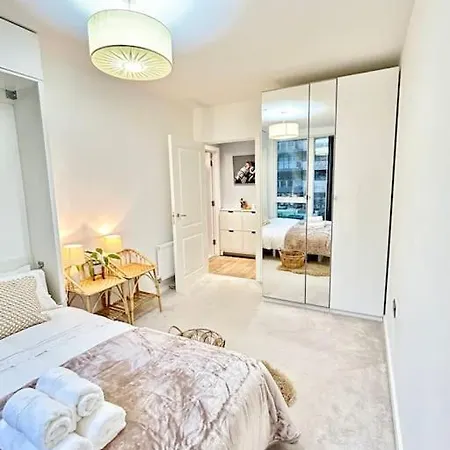 Apartment Long Term Business Relocators Canary Wharf London