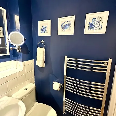 Guest house Northern Line Double With Free Parking Mitcham