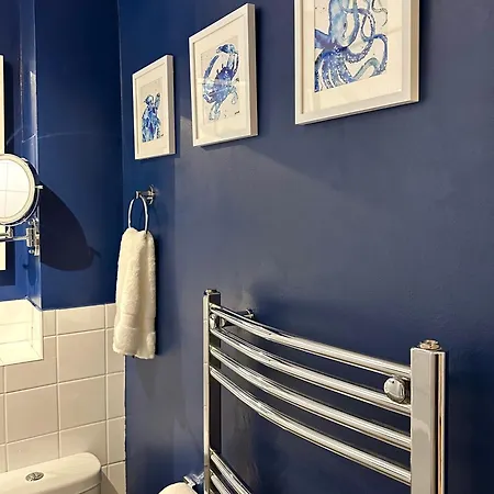 Guest house Northern Line Double With Free Parking *