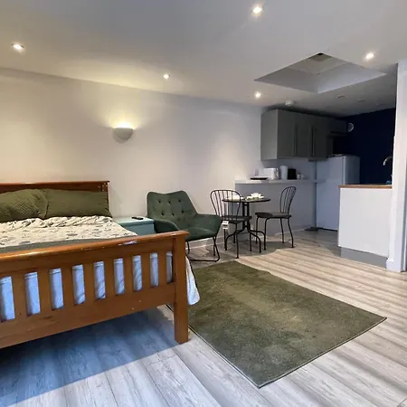 Apartment Haleema Goodmayes