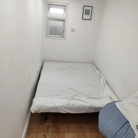 3 Bed Flat In Hammersmith Close To Underground London