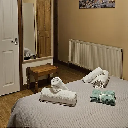Apartment Cockfosters - - Sleeps 3 - Near Underground London