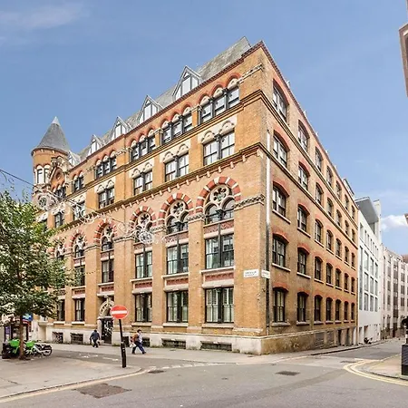 Farringdon Penthouse Spacious 3 Bedroom 2 Bath * London