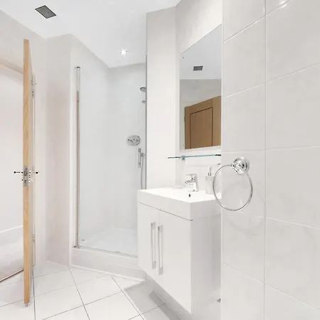 Farringdon Penthouse Spacious 3 Bedroom 2 Bath London