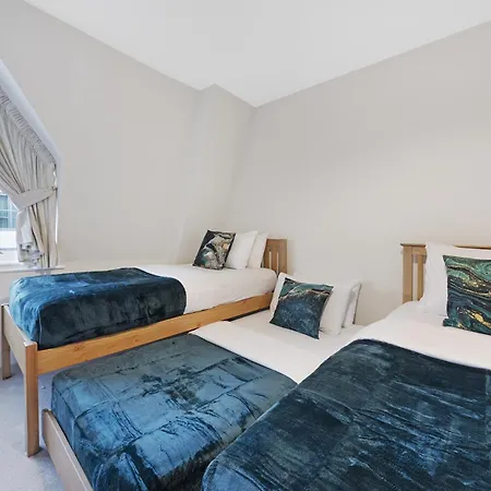 Farringdon Penthouse Spacious 3 Bedroom 2 Bath * London