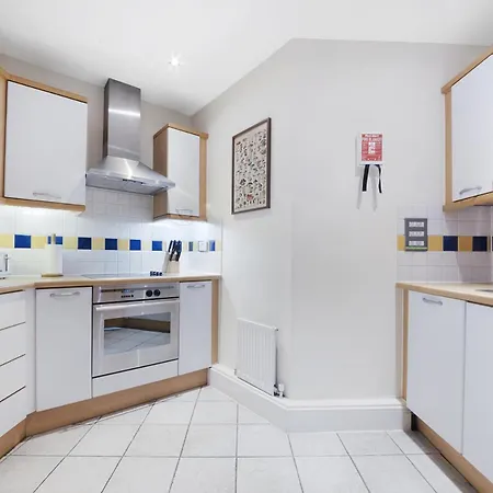 Farringdon Penthouse Spacious 3 Bedroom 2 Bath * London