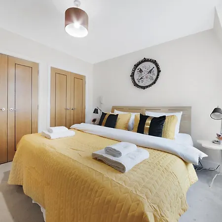 Farringdon Penthouse Spacious 3 Bedroom 2 Bath * London
