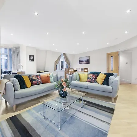 Farringdon Penthouse Spacious 3 Bedroom 2 Bath