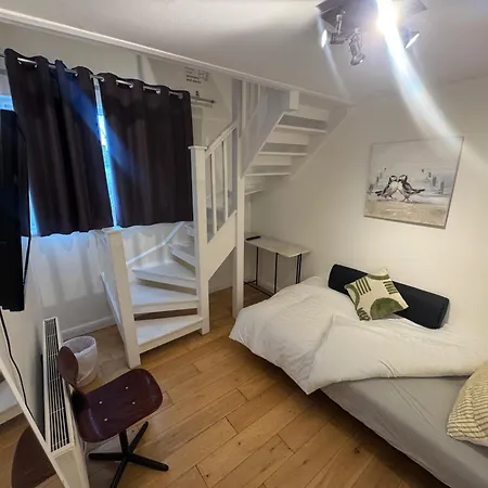 Cozy Near 招待所 *