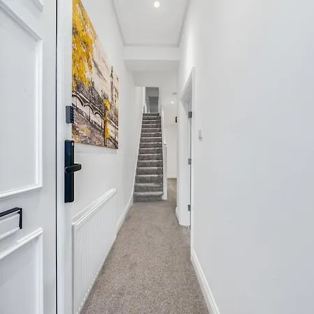 Brand New Cricklewood Zone 2 Modern * London