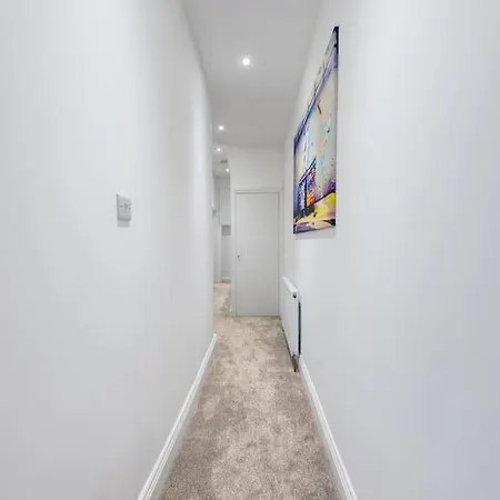 Brand New Cricklewood Zone 2 Modern *