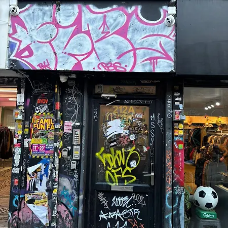 Brick Lane Lavish Suits Apartment London
