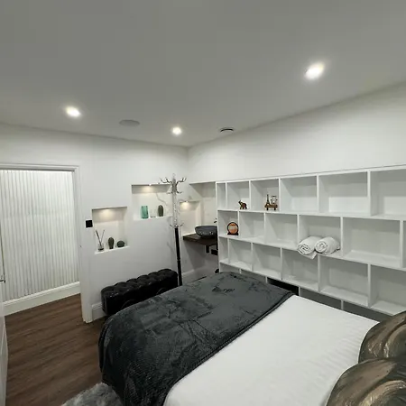 Apartment 2 Bedroom Luxury Flat In Euston *