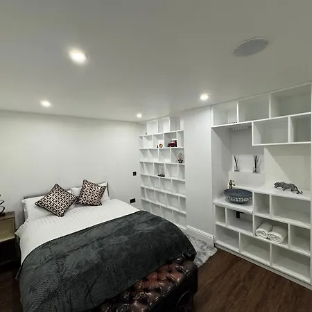 Apartment 2 Bedroom Luxury Flat In Euston *