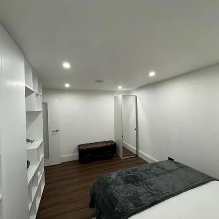 2 Bedroom Luxury Flat In Euston Apartment *